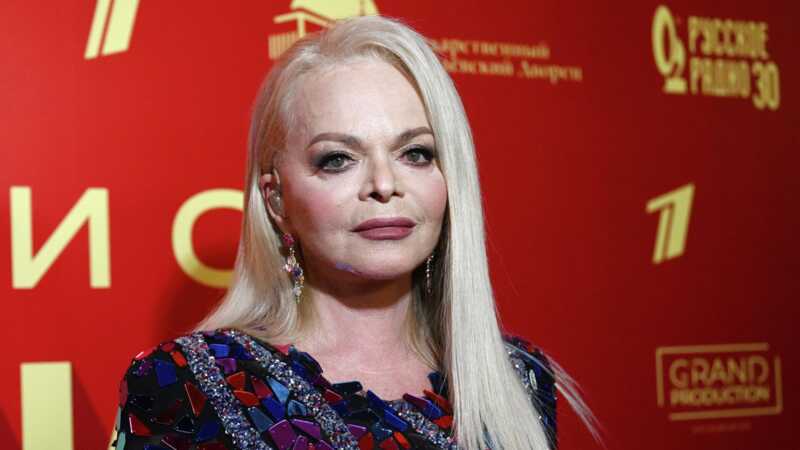 Лариса Долина попала в скандальную ситуацию из-за запрета на использование материалов после совместных съемок